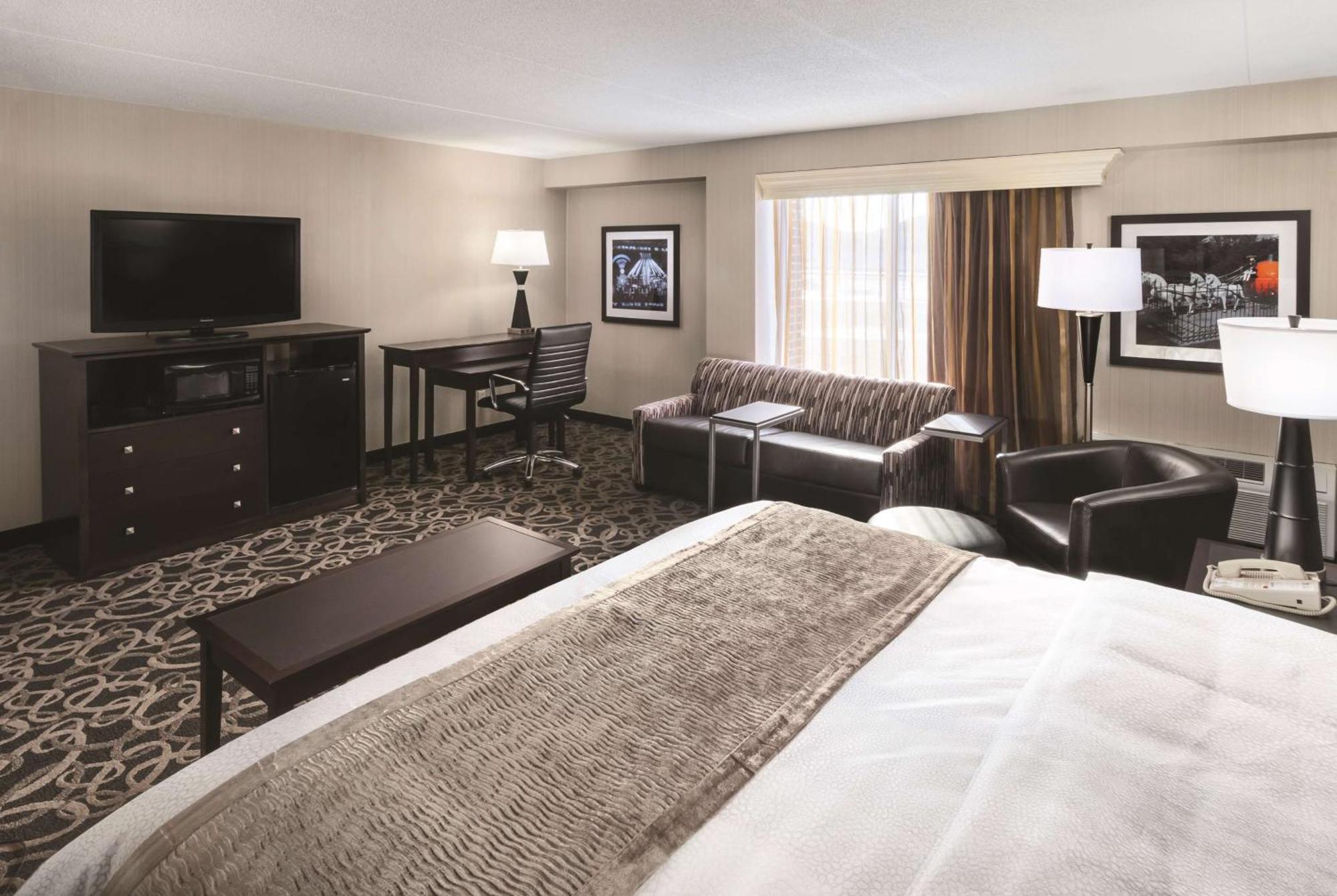 Best Western Ramkota Hotel Aberdeen Exterior foto